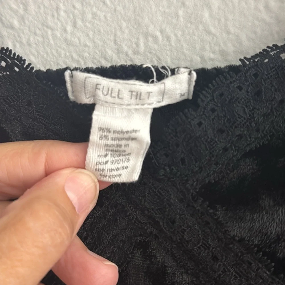 Black velour crop top, medium - Picture 3 of 8